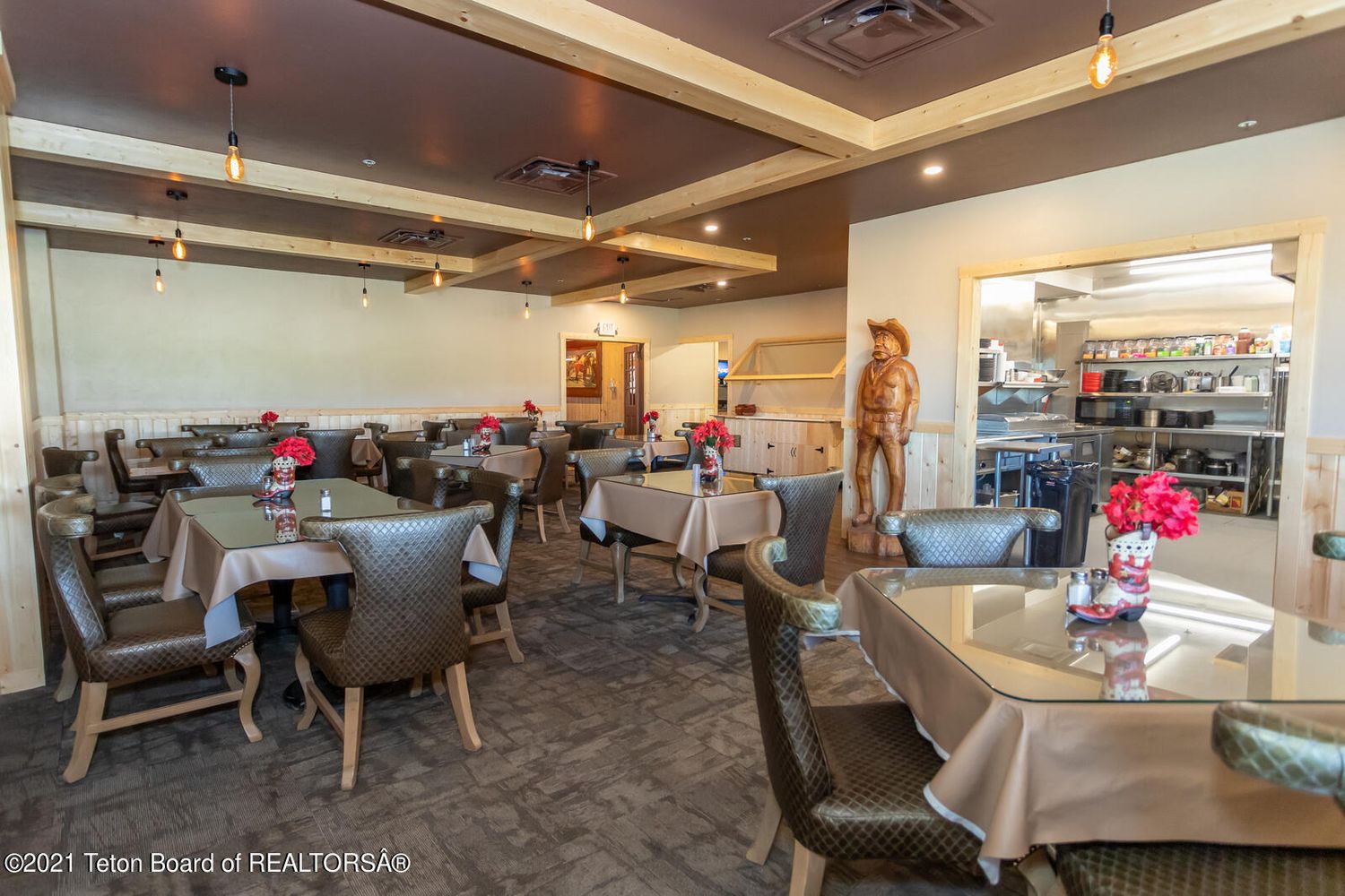 285 N Main St, Thayne, WY 83127